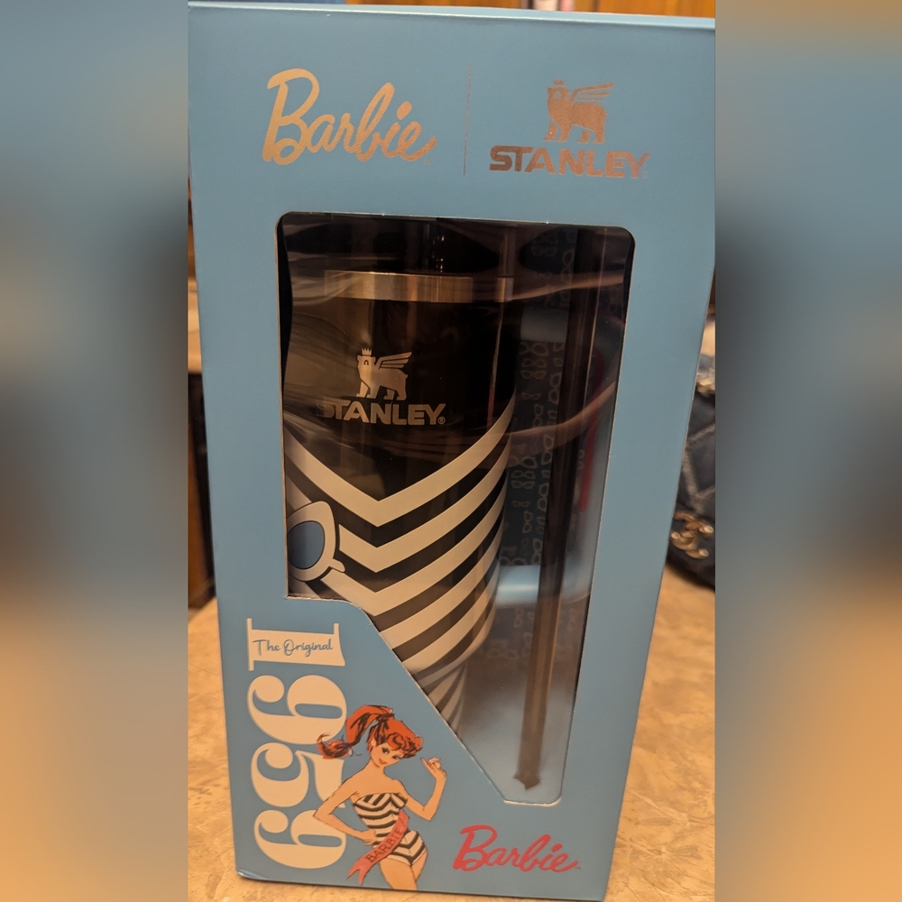 Stanley x Barbie 40oz quencher